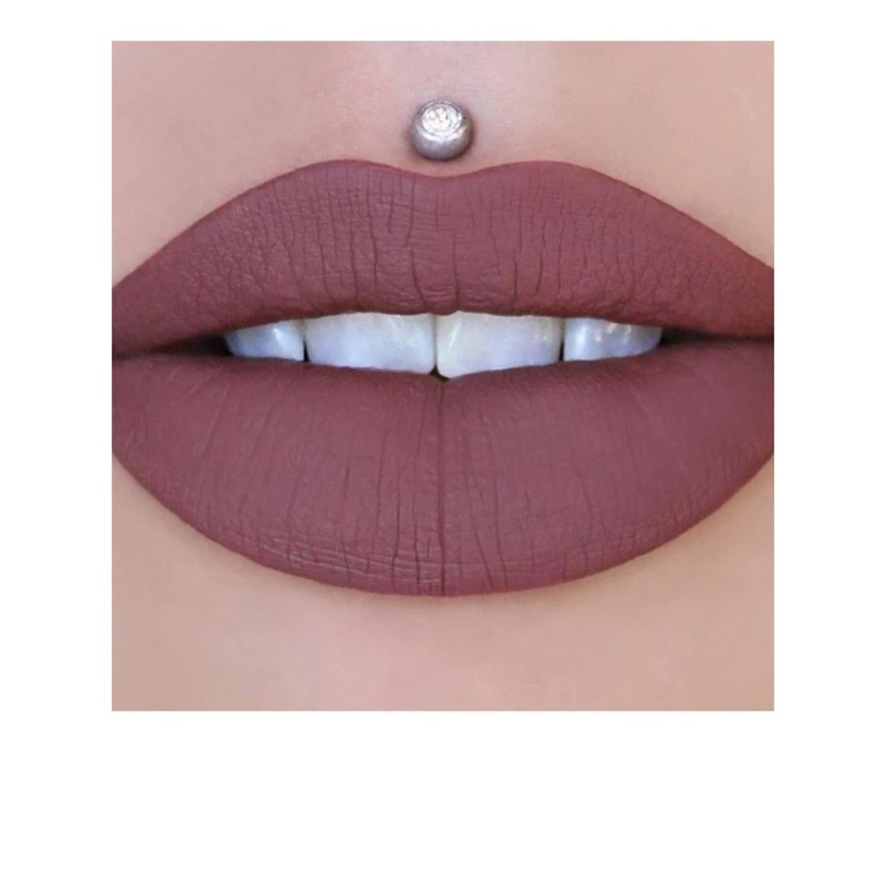 Jeffrey Star Velour Liquid Lipstick in Androgyny